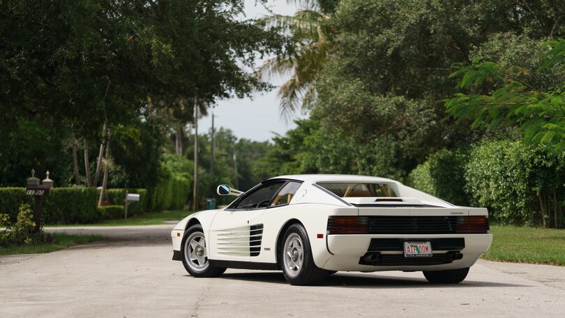 La Testarossa bianca di Miami Vice: gli scatti