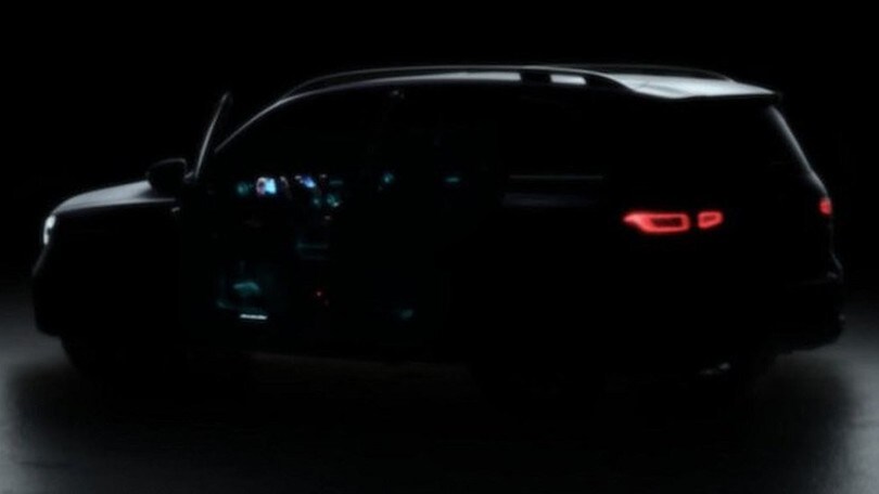 Mercedes GLB, ecco la prima immagine