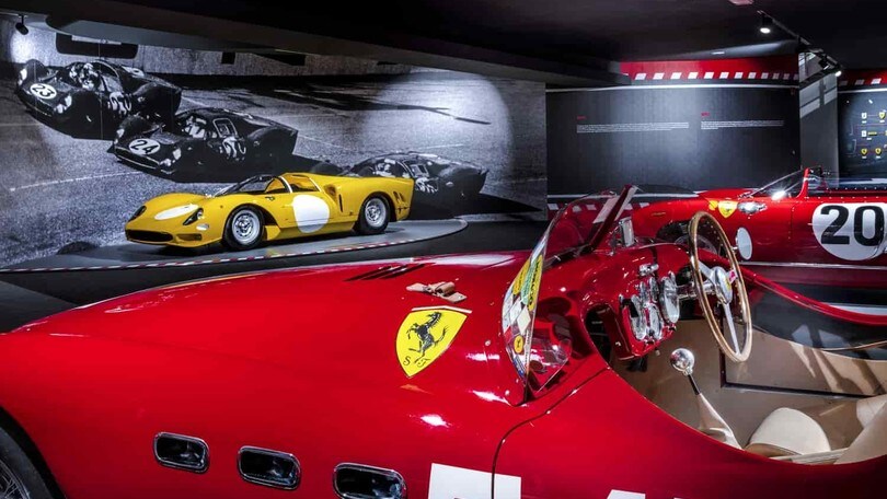 Scuderia Ferrari: in mostra "90 anni" e "hypercar" FOTO