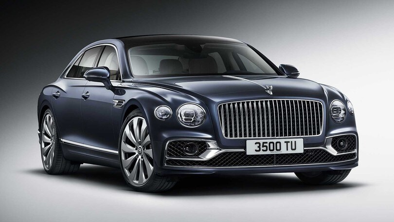 Bentley Flying Spur, l'ammiraglia da 333 orari