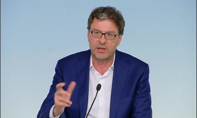 Giorgetti: "Daspo esteso anche all'estero"