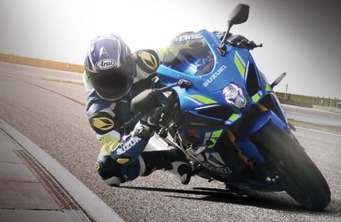Suzuki "regala" la patente A1 con GSX S 125 e R 125
