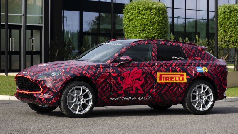 Aston Martin DBX: le foto