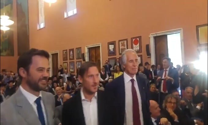 Roma, Totti annuncia conferenza d'addio