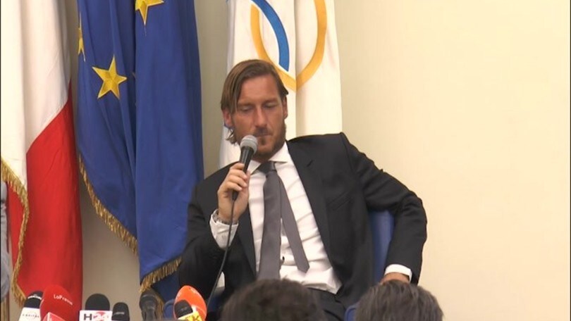 Totti: "Mi hanno pugnalato"