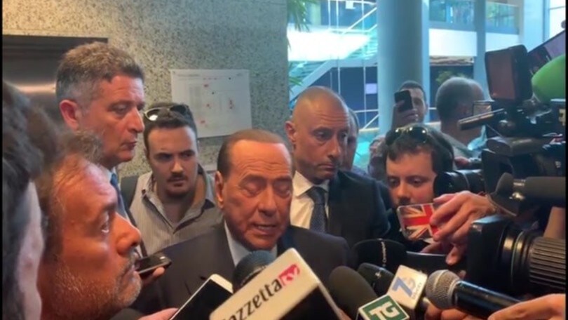 Berlusconi: "Posso dare dei consigli a Giampaolo"