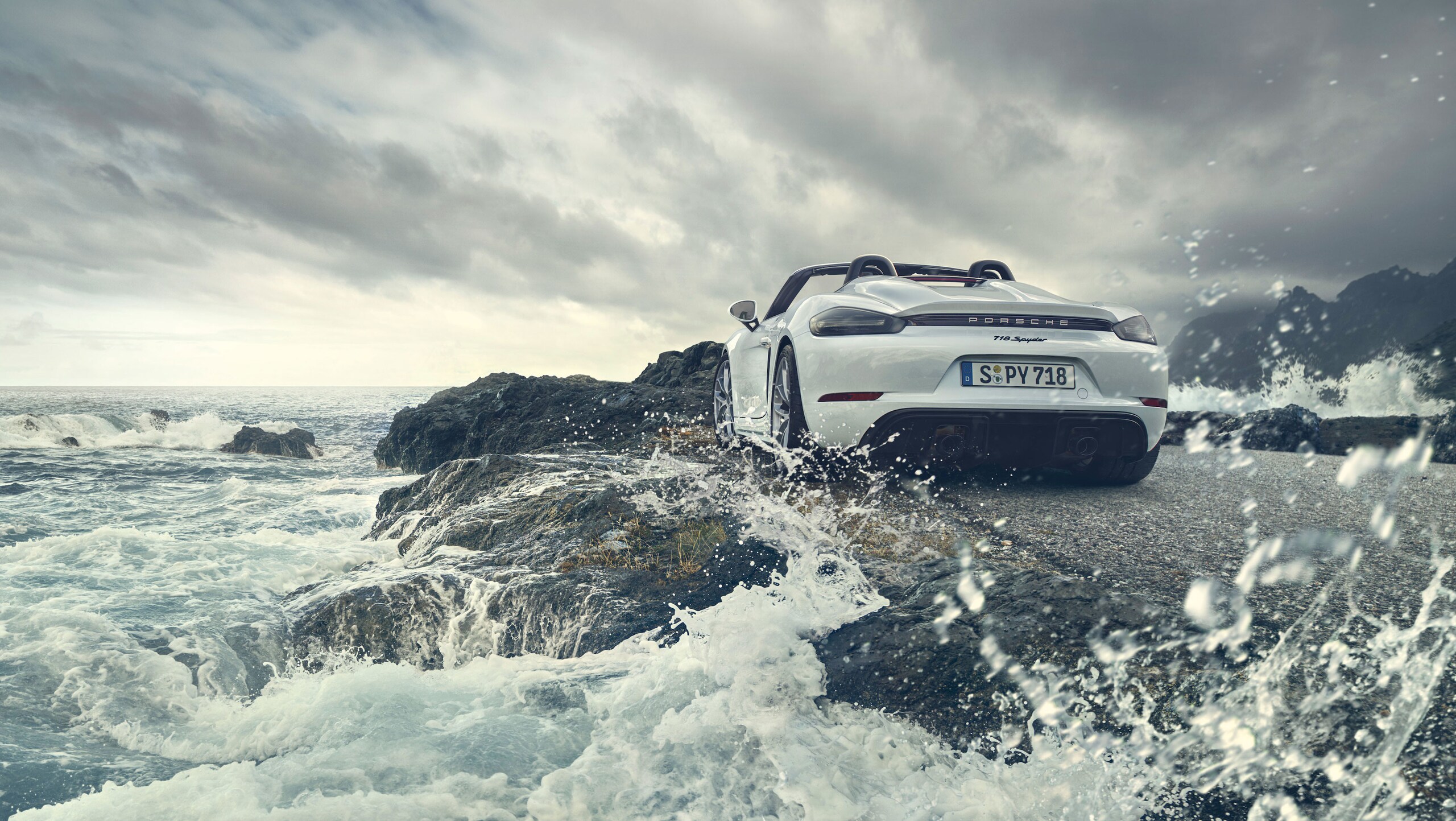 Nuova Porsche 718 Spyder: gli scatti
