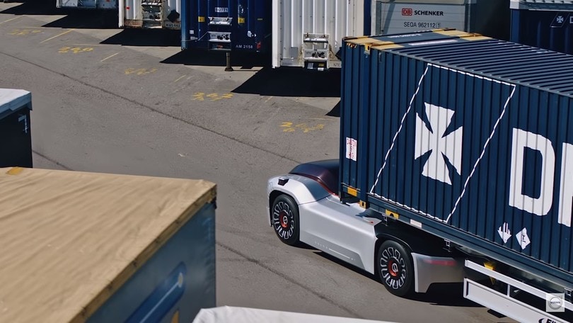Volvo, debutta Vera: il camion elettrico a guida autonoma- VIDEO