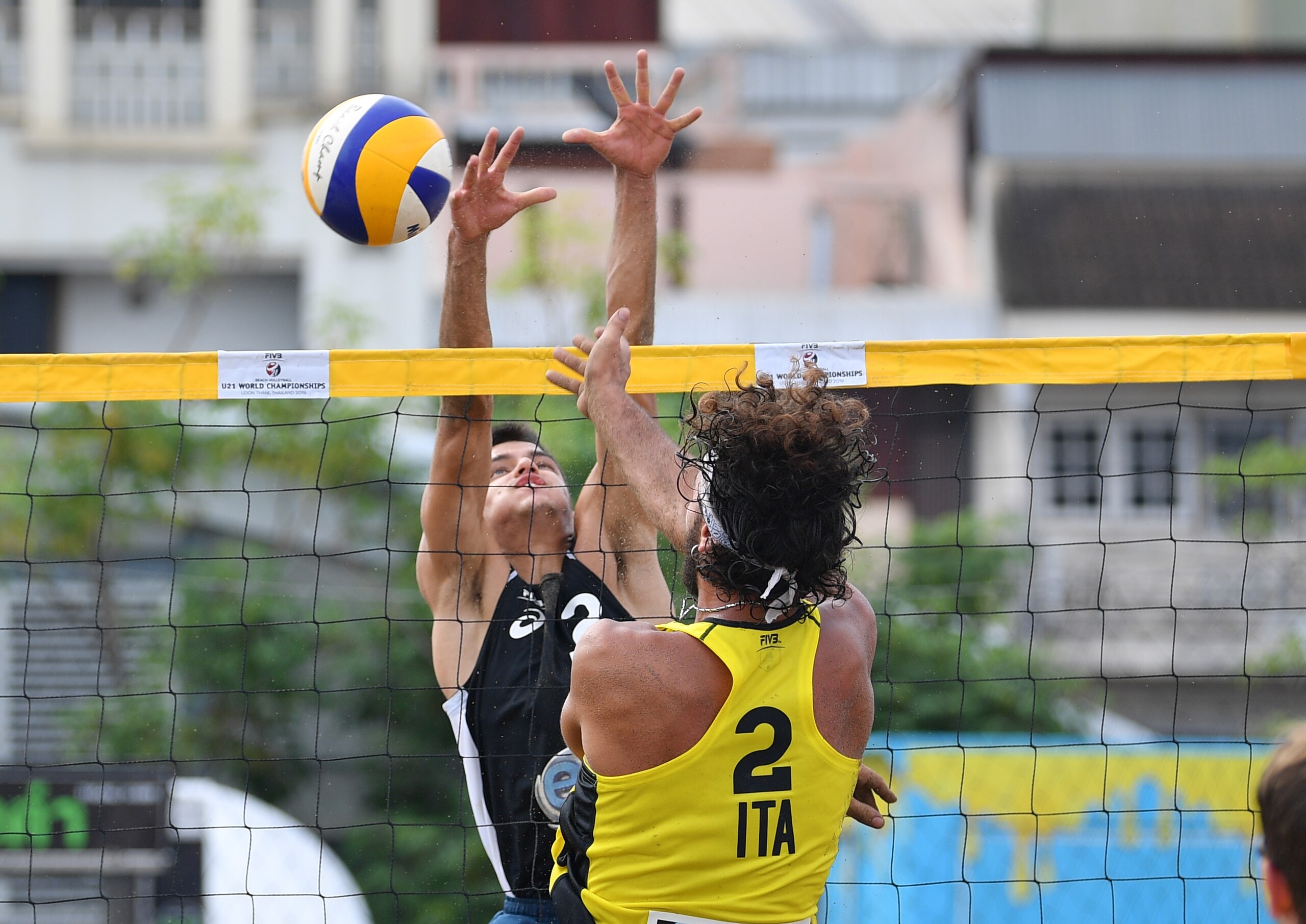 Ai Mondiali U.21vanno avanti le coppie azzurre