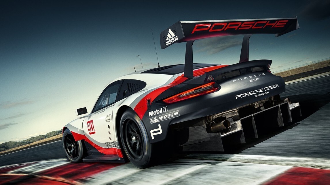 Porsche 911 RSR: tutte le immagini