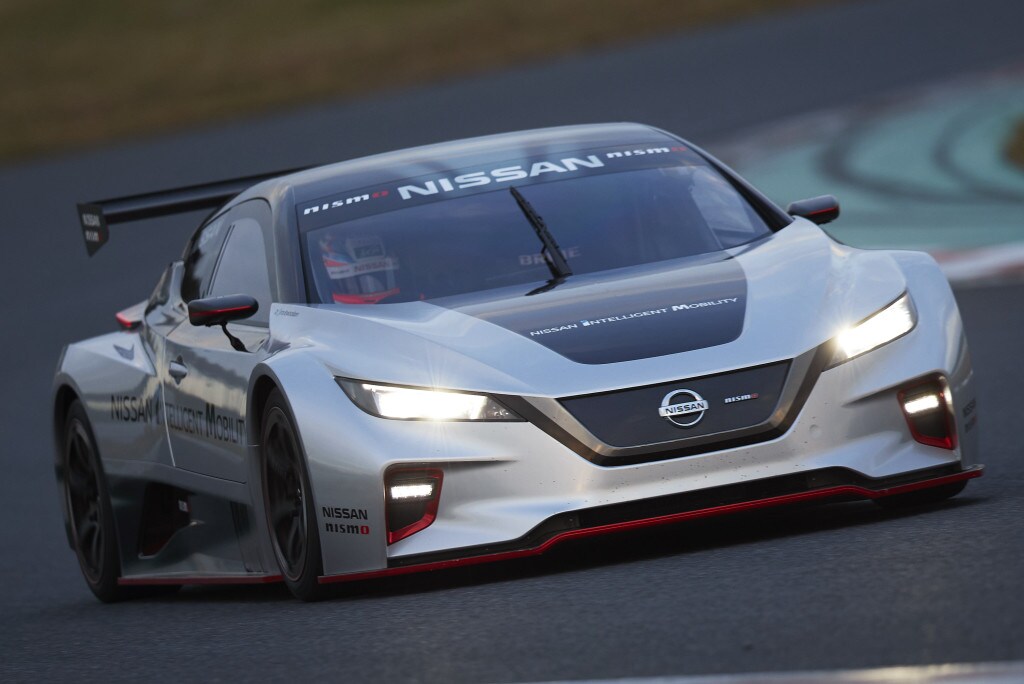 VIDEO: Nissan Leaf RC Nismo