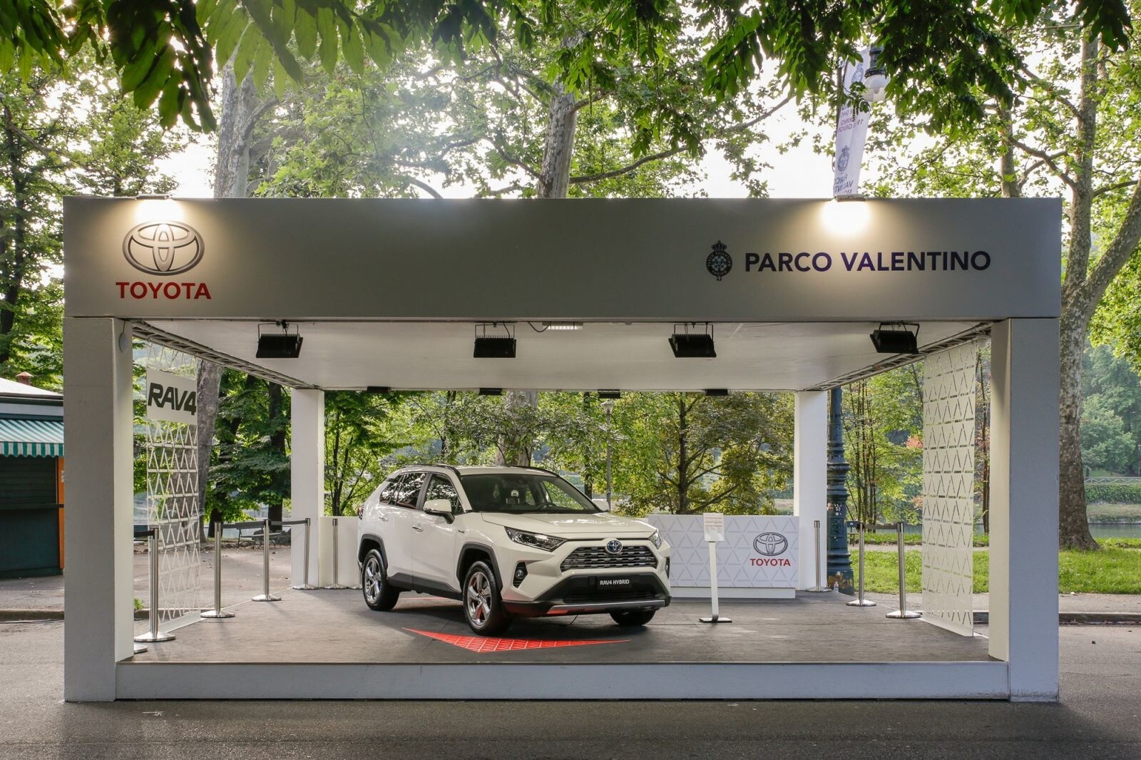 Toyota: al Parco Valentino con Rav4 e Corolla