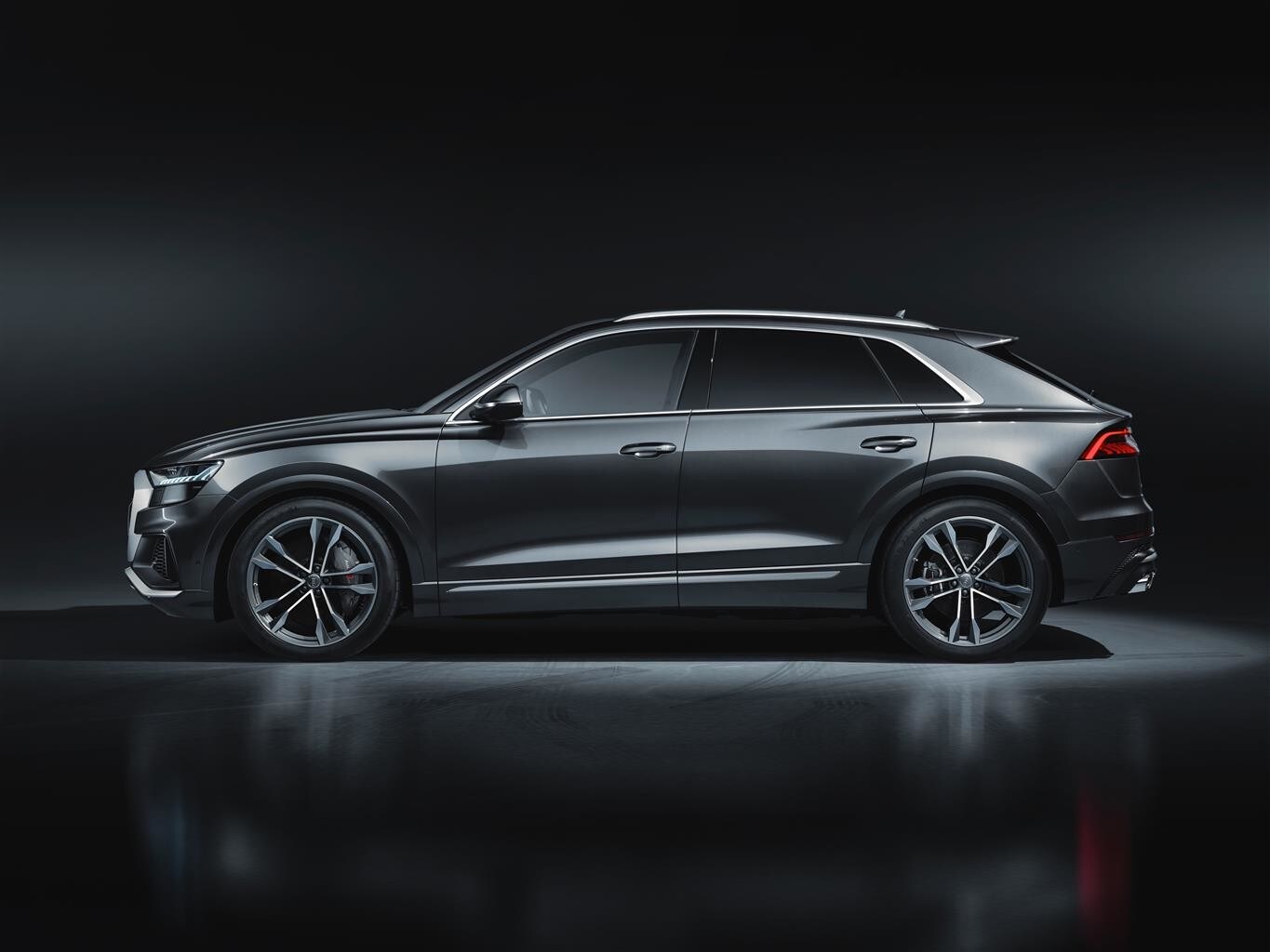 Audi SQ8 TDI, il super Diesel: le immagini