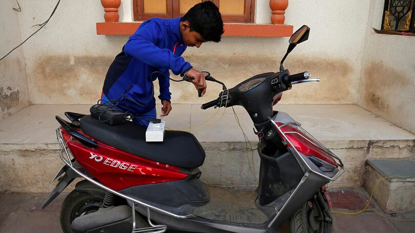 India, moto elettriche? Le Case dicono di no
