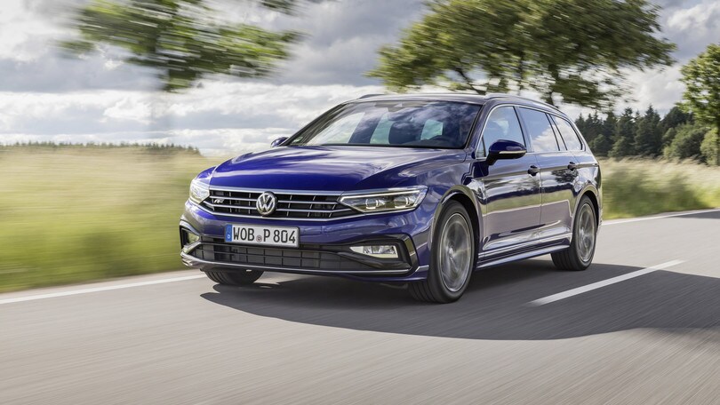Volkswagen Passat Variant: gli scatti