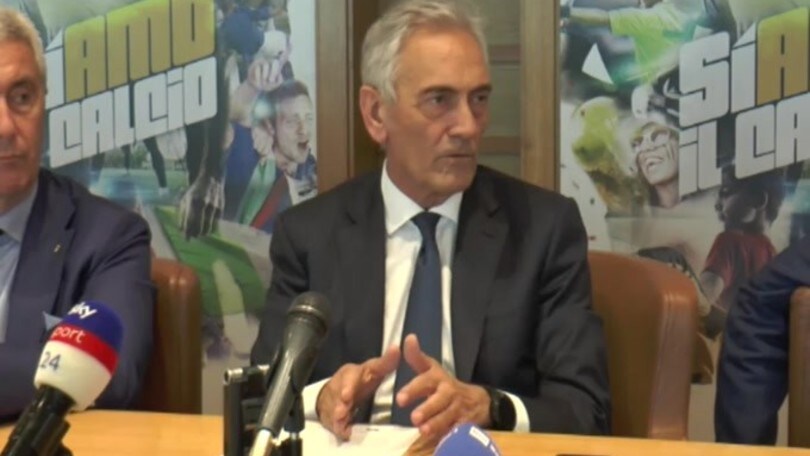 Gravina: "Il professionismo danneggierebbe il calcio femminile"