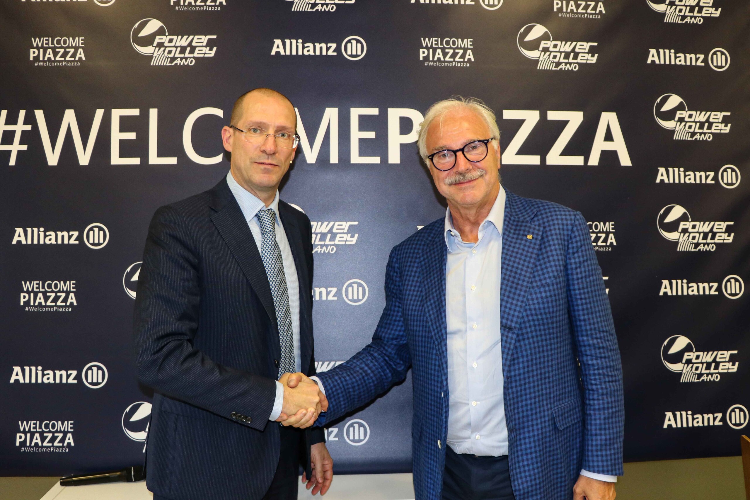 Milano ha presentato l'allenatore: Roberto Piazza