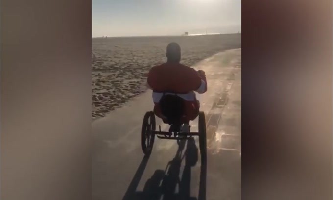 Lukaku, schiacciata in stile Nba!