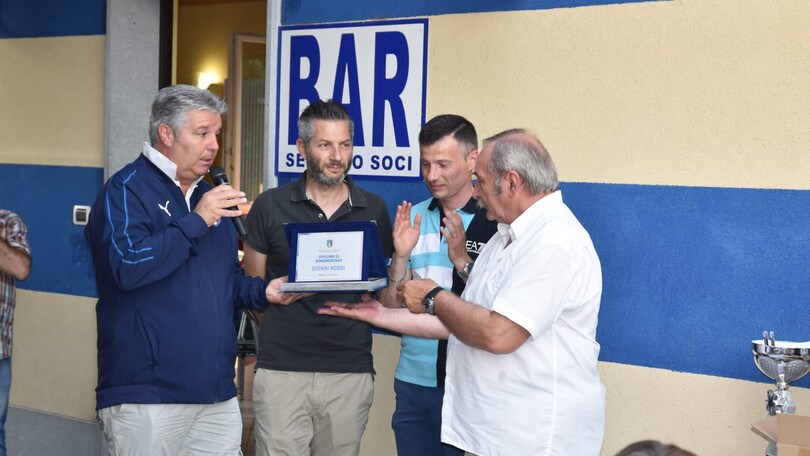 PREMIO / Diploma di benemerenza al dg del Tetti Francesi Rivalta Gianni Rossi
