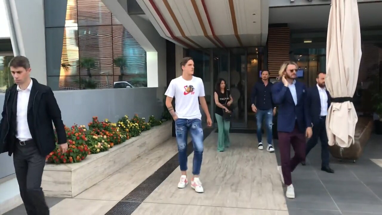 Roma divisa fra il rinnovo di Zaniolo e Barella