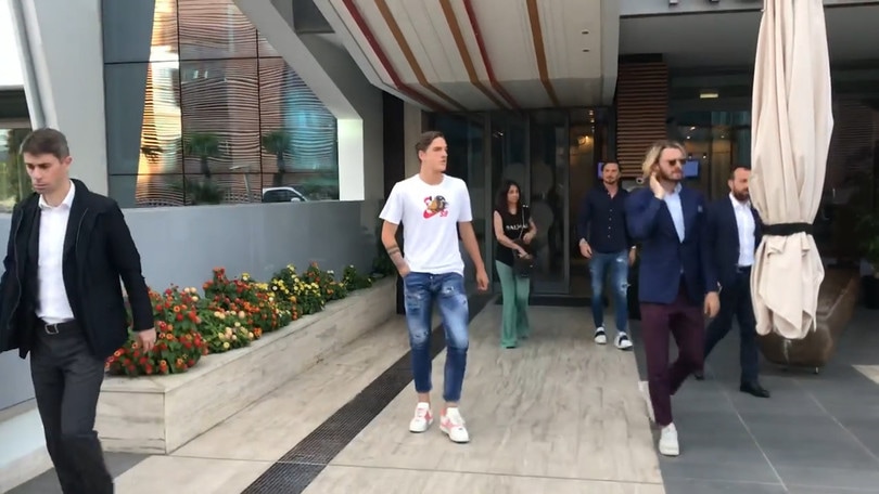 Roma divisa fra il rinnovo di Zaniolo e Barella