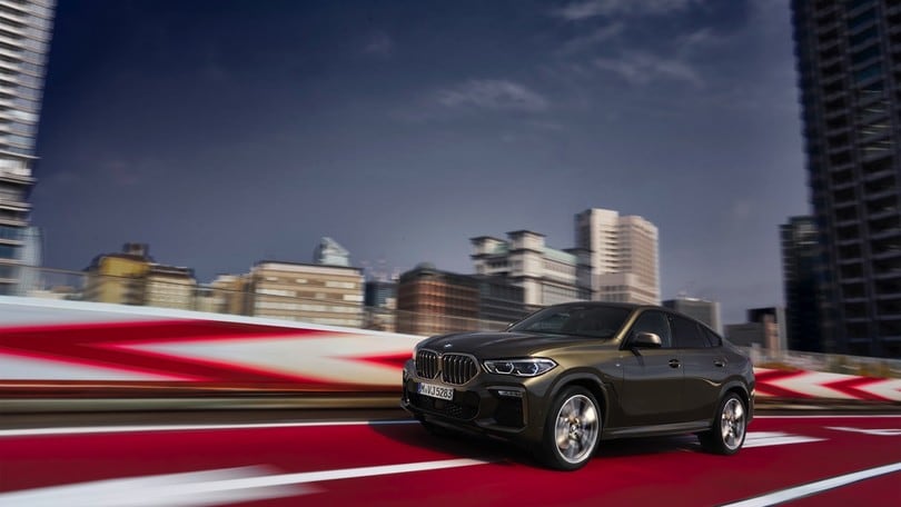 BMW X6 terza generazione: le foto