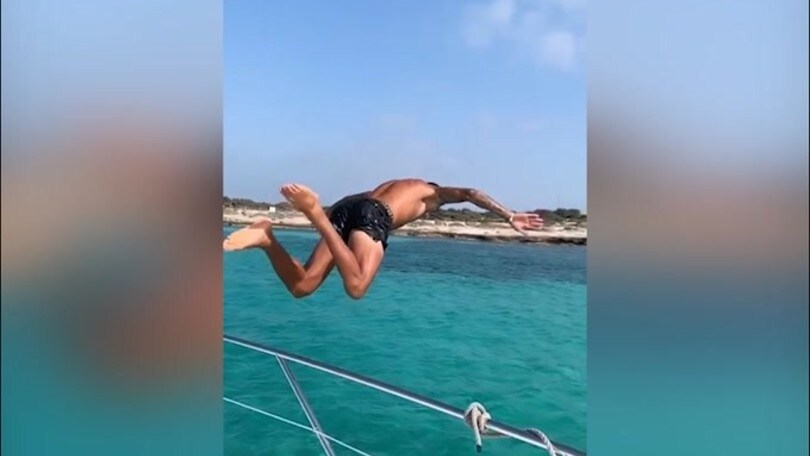 Joao Cancelo, tuffo spettacolare!