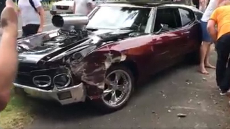 Chevrolet Chevelle, il pliota sgasa e abbatte un muro – VIDEO