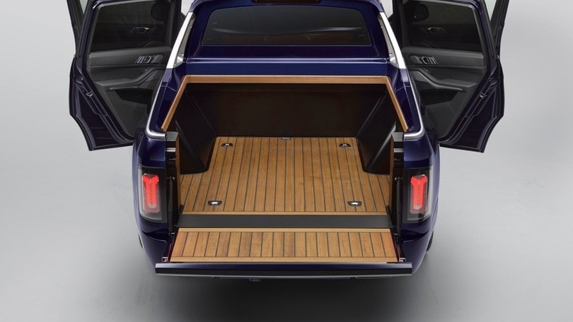 BMW X7 pick-up concept: le immagini