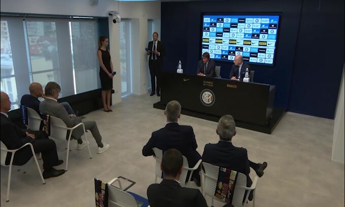 Conte: "Dobbiamo fare qualcosa di straordinario"