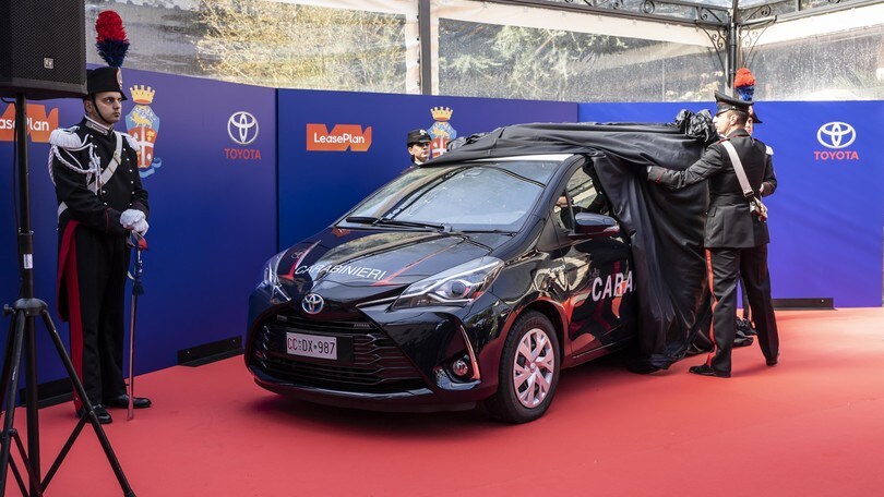 Toyota Yaris Hybrid dei Carabinieri: gli scatti