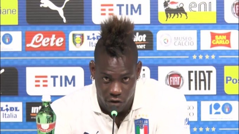 Vespa in mare, Balotelli denunciato