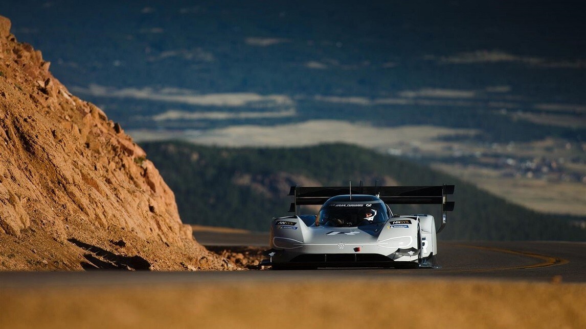 Volkswagen I.D. R, record alla Pikes Peak - LE FOTO