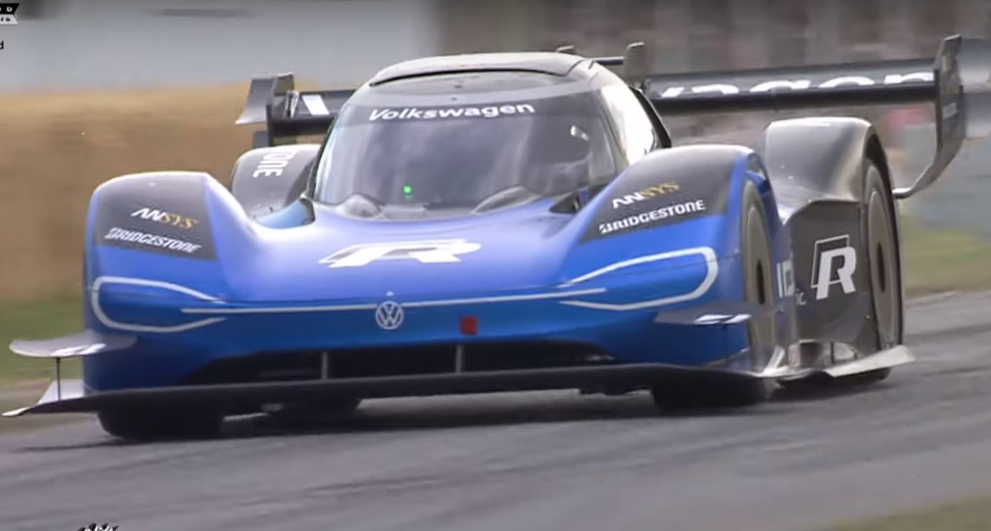 Volkswagen ID R, giro da record anche a Goodwood