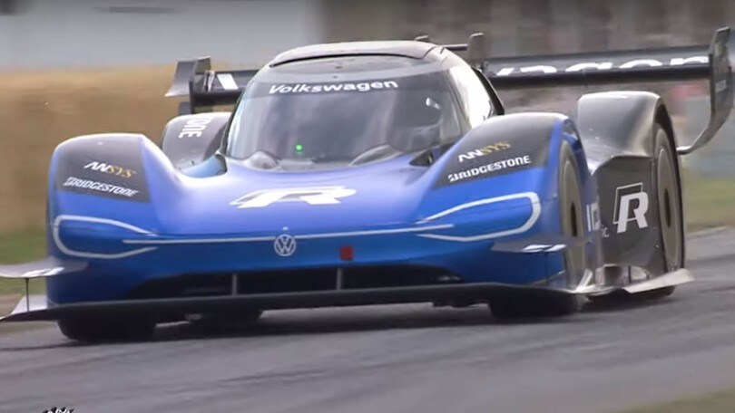 Volkswagen ID R, giro da record anche a Goodwood
