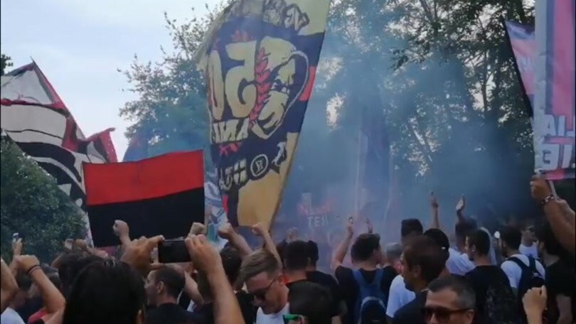 Milan, il tifo rossonero presente al raduno