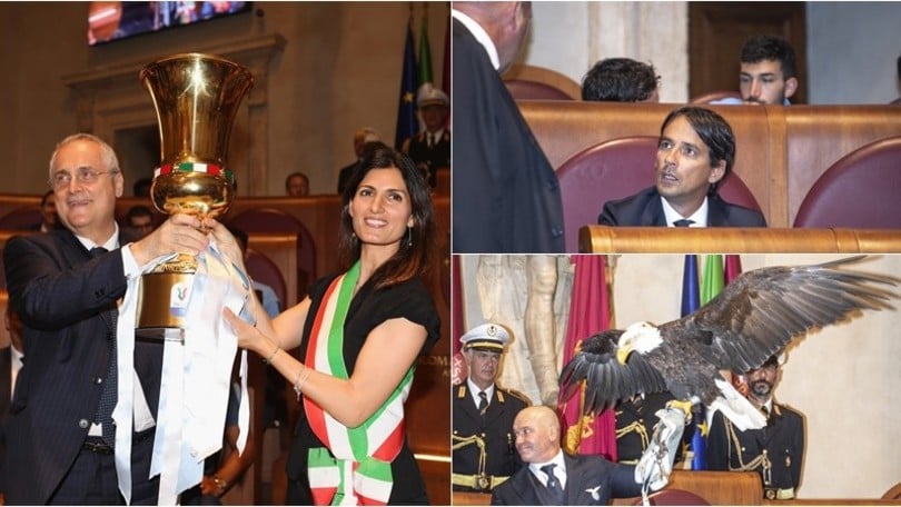 La Lazio porta la Coppa Italia dalla Raggi: ci sono Lotito, Inzaghi e Olimpia