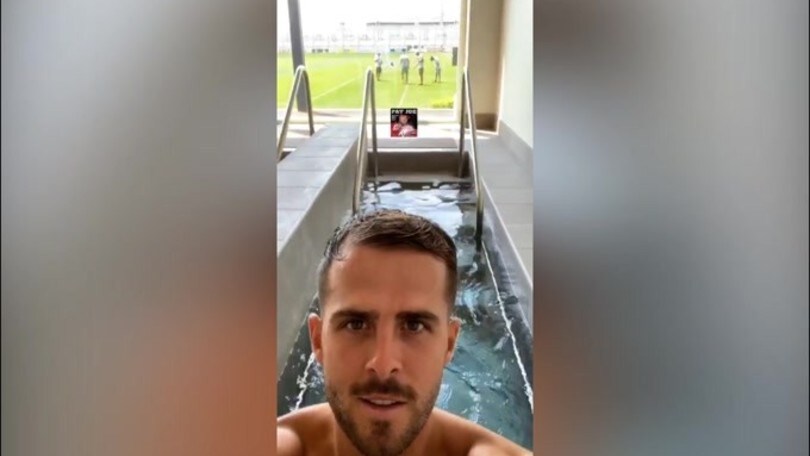 Juventus, per Pjanic allenamento in vasca
