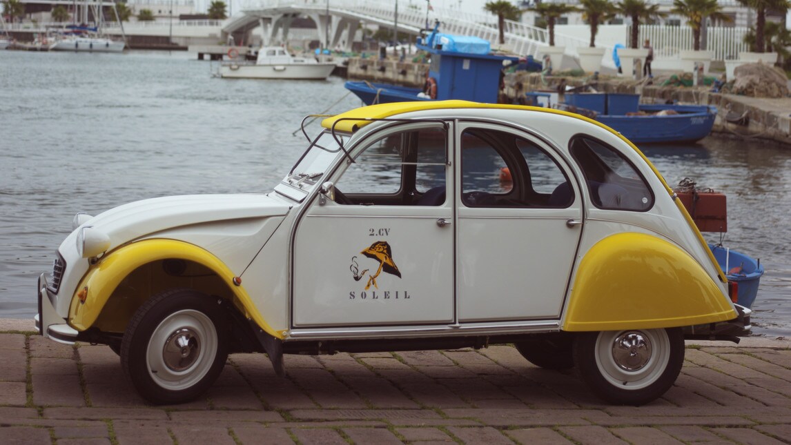 Citroën, con una 2CV speciale al Raduno del Secolo