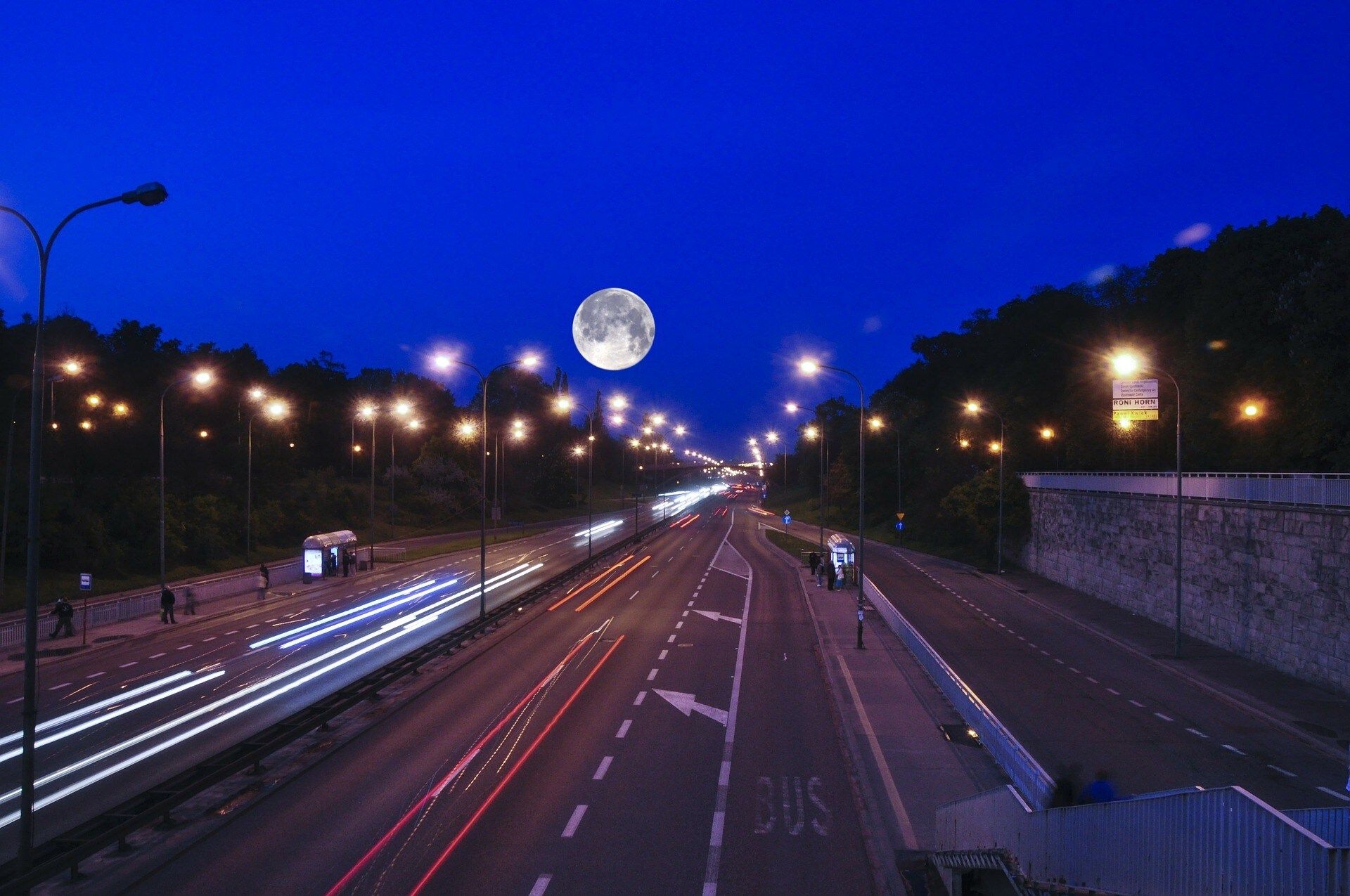 Luna piena: +4% di incidenti su strada