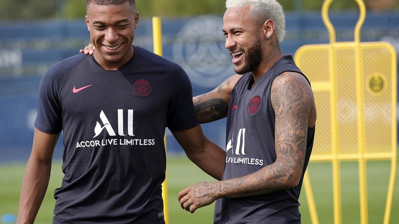 Neymar per la prima volta si allena in gruppo al Psg
