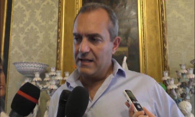 De Magistris: "San Paolo, la firma della convenzione è un grande risultato"
