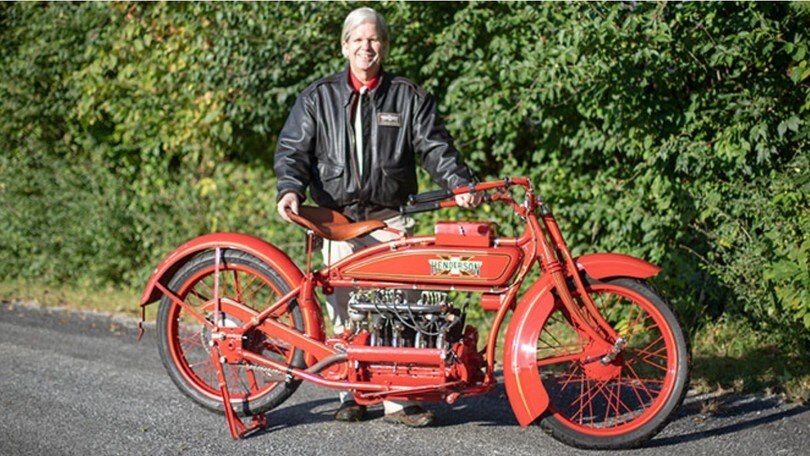 Mark L. Hunnibell e una Henderson del 1919 in giro per gli USA