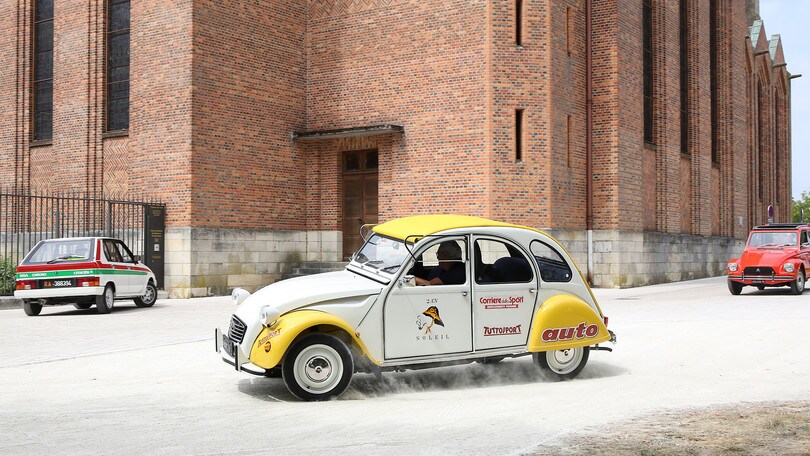 Verso il Raduno del Secolo, la Citroen 2CV macina chilometri