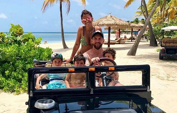 Cristiano Ronaldo segna, Messi nei Caraibi dà spettacolo in spiaggia