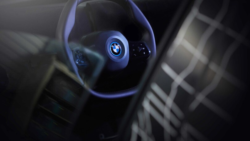 BMW iNext, tutti i segreti del volante
