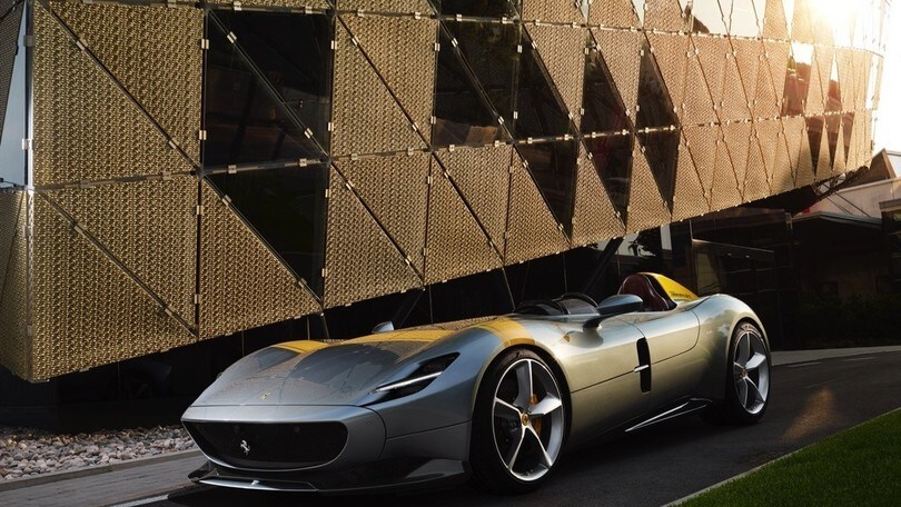 Ferrari premiata con il "Red Dot team of the year" per la Monza SP1