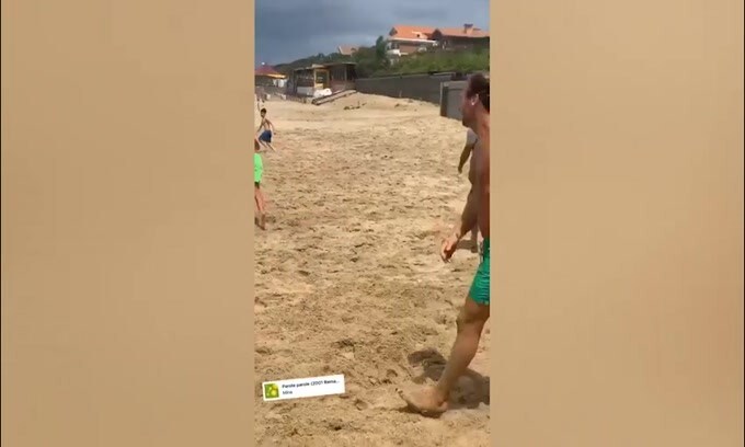 Totti, super parate in spiaggia!