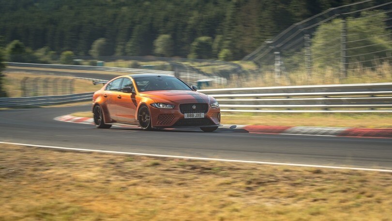 Jaguar XE SV Project 8, che record al Nürburgring