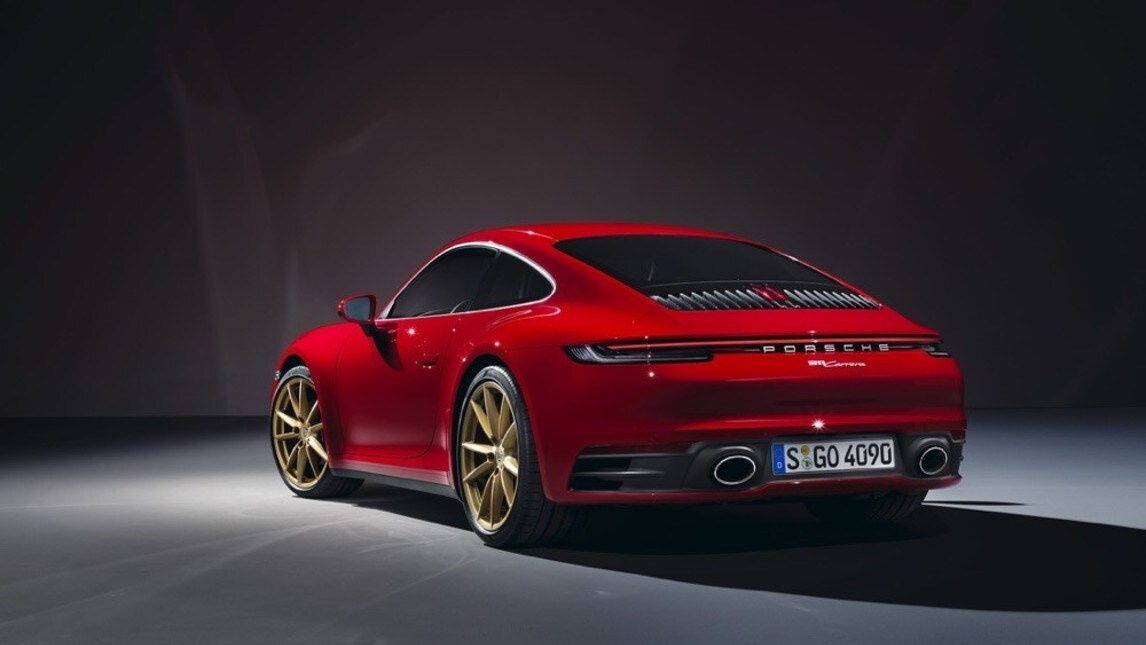 Porsche 911 Carrera: gli scatti